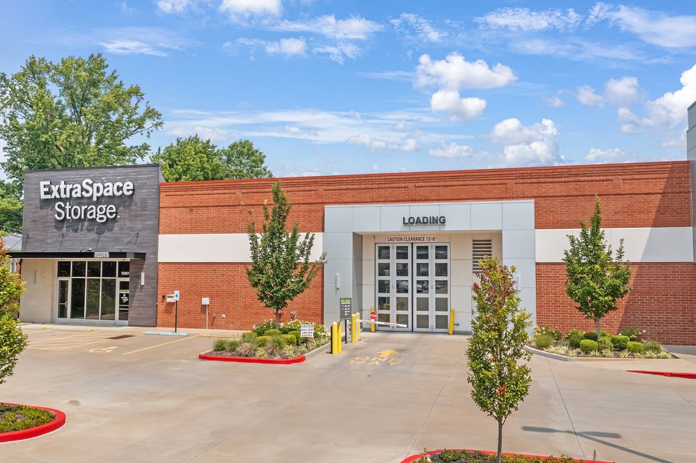 Extra Space Storage  10461 Manchester Rd in St Louis, MO