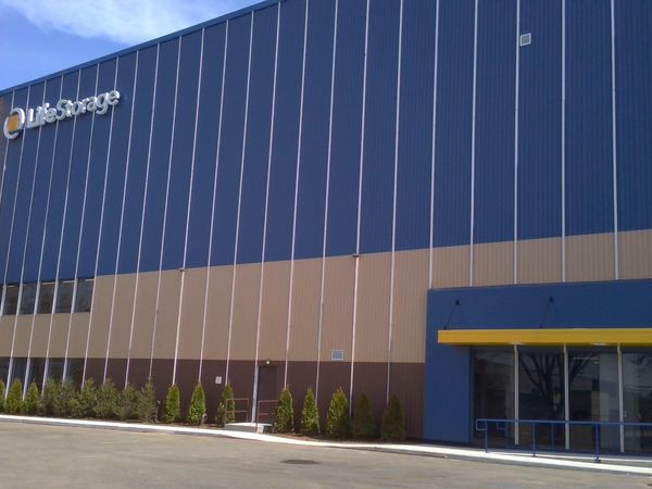 Life Storage facility on 1640 Hempstead Tpke - East Meadow, NY