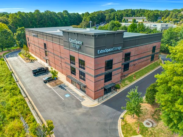 Extra Space Storage facility at 185 Woodstock Pkwy - Woodstock, GA