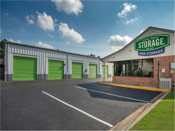 Extra Space Storage facility at 2135 Columbiana Rd - Birmingham, AL