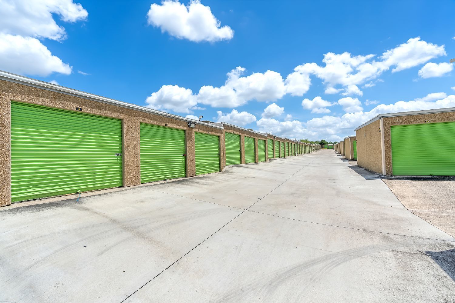 Extra Space Storage  3536 Hunt Ln in San Antonio, TX