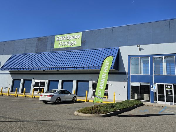 Extra Space Storage facility at 4301 Tonnelle Ave - North Bergen, NJ