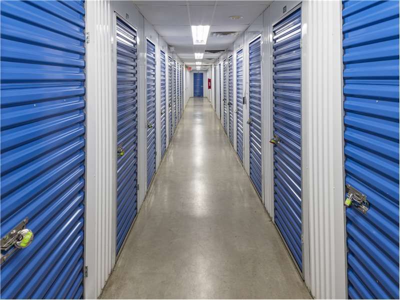 Extra Space Storage  5202 W Broad St in Richmond, VA