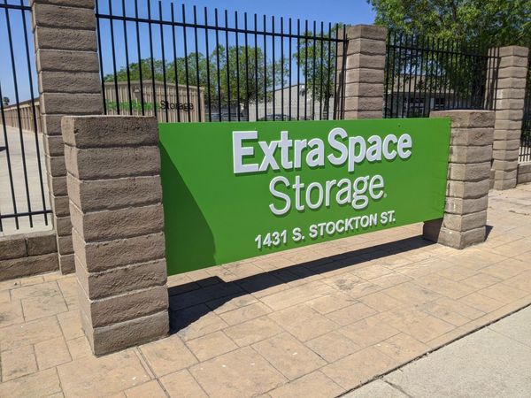 Extra Space Storage facility at 1431 S Stockton St - Lodi, CA