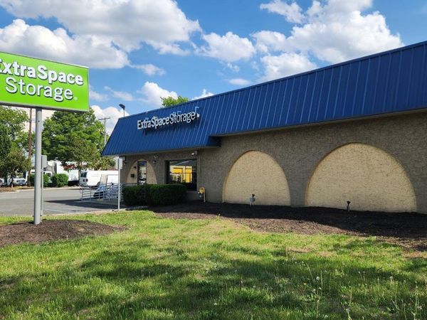 Extra Space Storage facility at 500 Stelton Rd - Piscataway, NJ