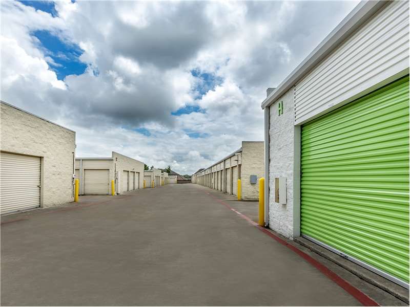 Extra Space Storage  6600 K Ave in Plano, TX