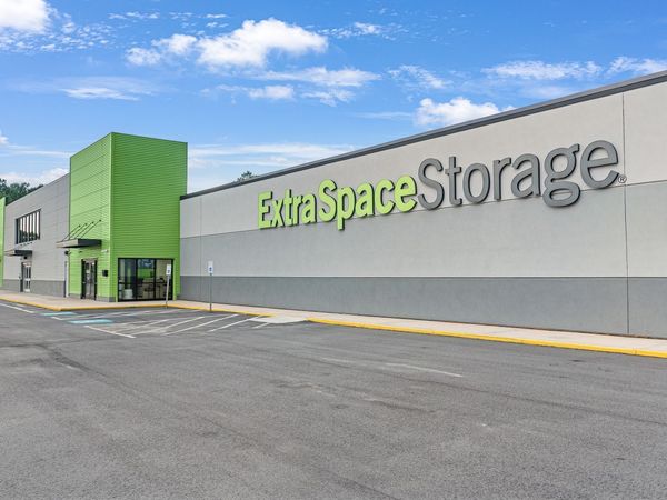 Extra Space Storage facility at 2729 E Palmetto St - Florence, SC
