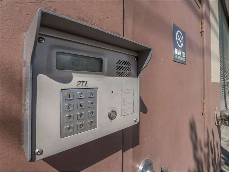 10×8 Self Storage Unit in Oakland, CA 300 Market St Oakland, California 2