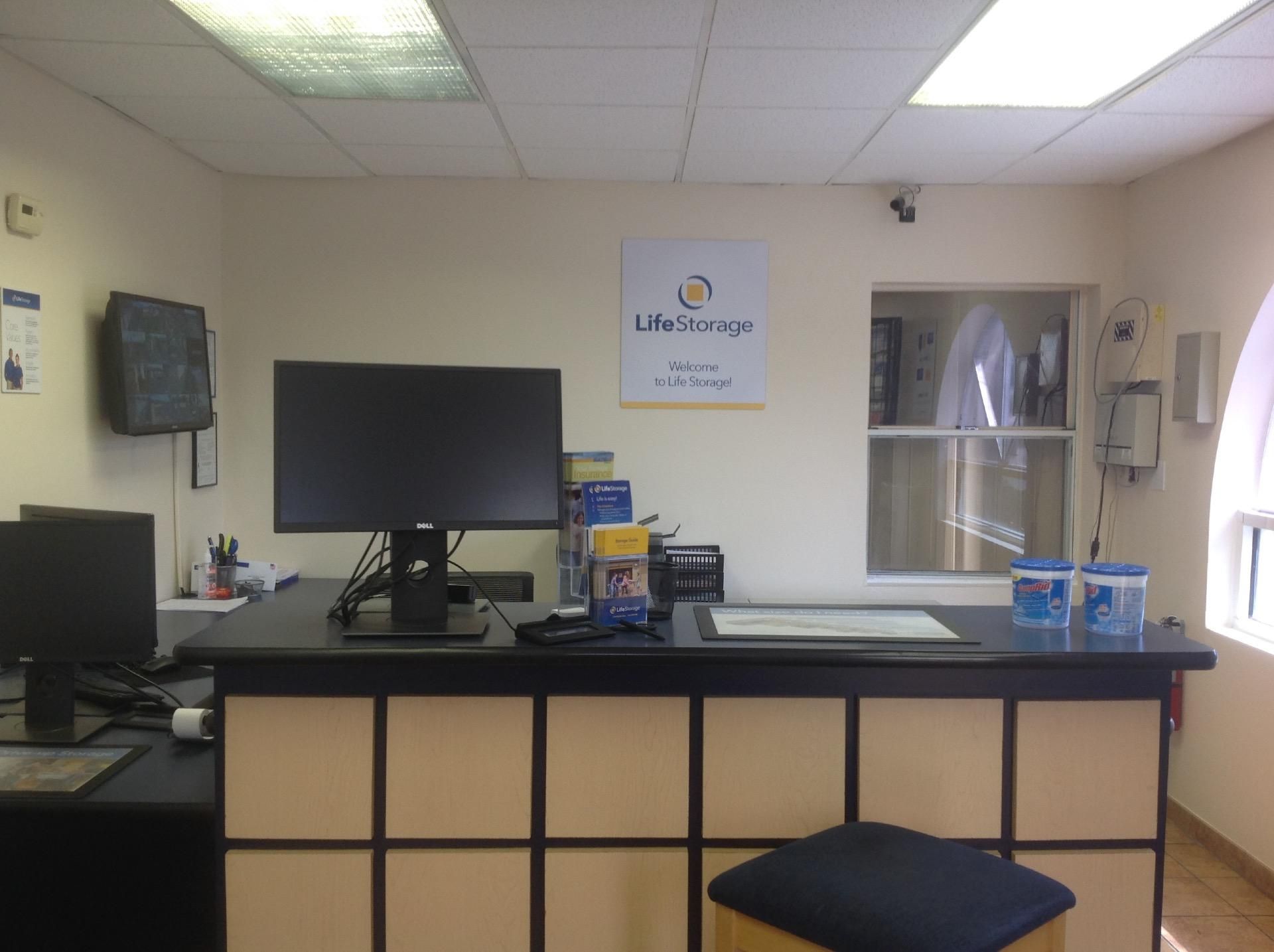 10×5 Self Storage Unit in Hollywood, FL 1109 N 21st Ave Hollywood, Florida 3