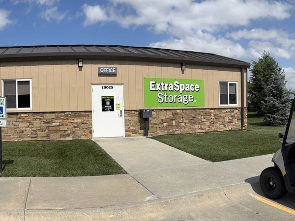 Extra Space Storage facility at 18025 Drexel St - Omaha, NE
