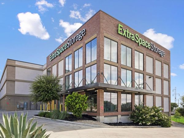 Extra Space Storage facility at 1403 Austin Hwy - San Antonio, TX
