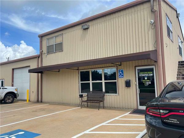 Extra Space Storage facility at 1416 N Main St - Pearland, TX