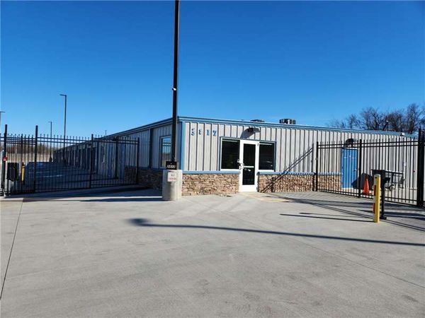 Extra Space Storage facility at 2817 N Peoria Ave - Tulsa, OK