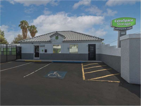 Extra Space Storage facility at 3008 E Sunset Rd - Las Vegas, NV