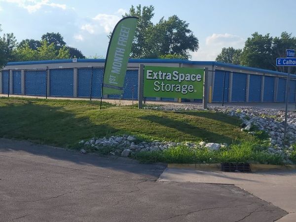 Extra Space Storage facility at 320 N Bonham St - Macomb, IL