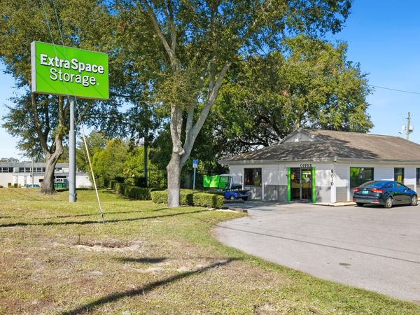 Extra Space Storage facility at 6010 E Hillsborough Ave - Tampa, FL
