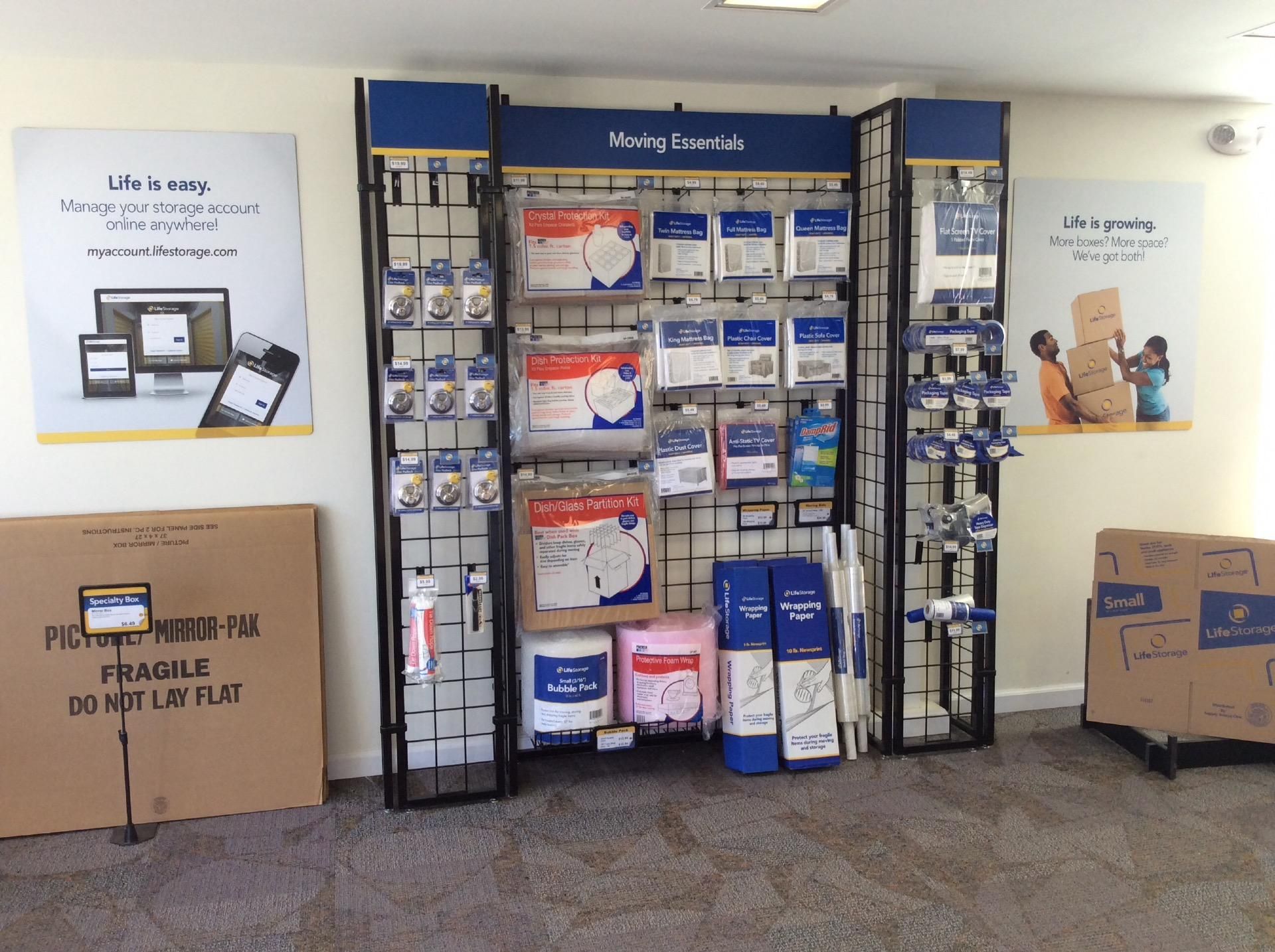 Extra Space Storage  70 Heritage Ave in Portsmouth, NH