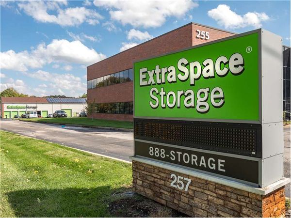 Extra Space Storage facility at 257 Spencer Rd - St Peters, MO