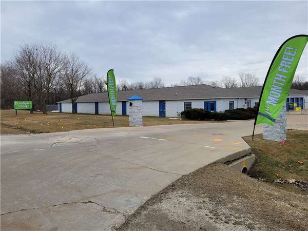 Extra Space Storage facility at 17505 W Liberty Ln - New Berlin, WI