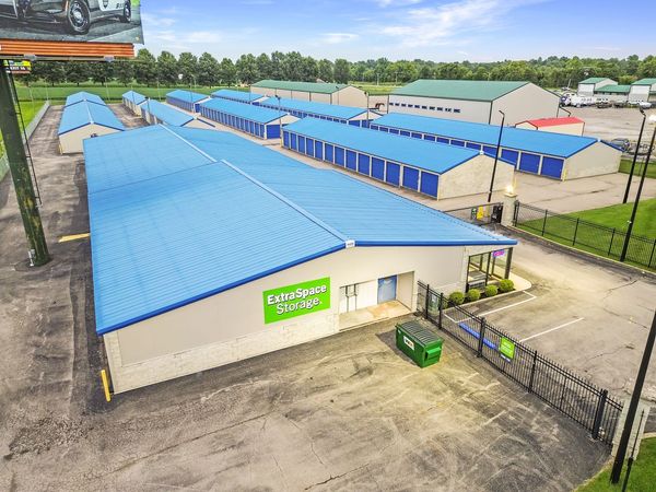 Extra Space Storage facility at 4201 Perry Crossing Rd - Sellersburg, IN