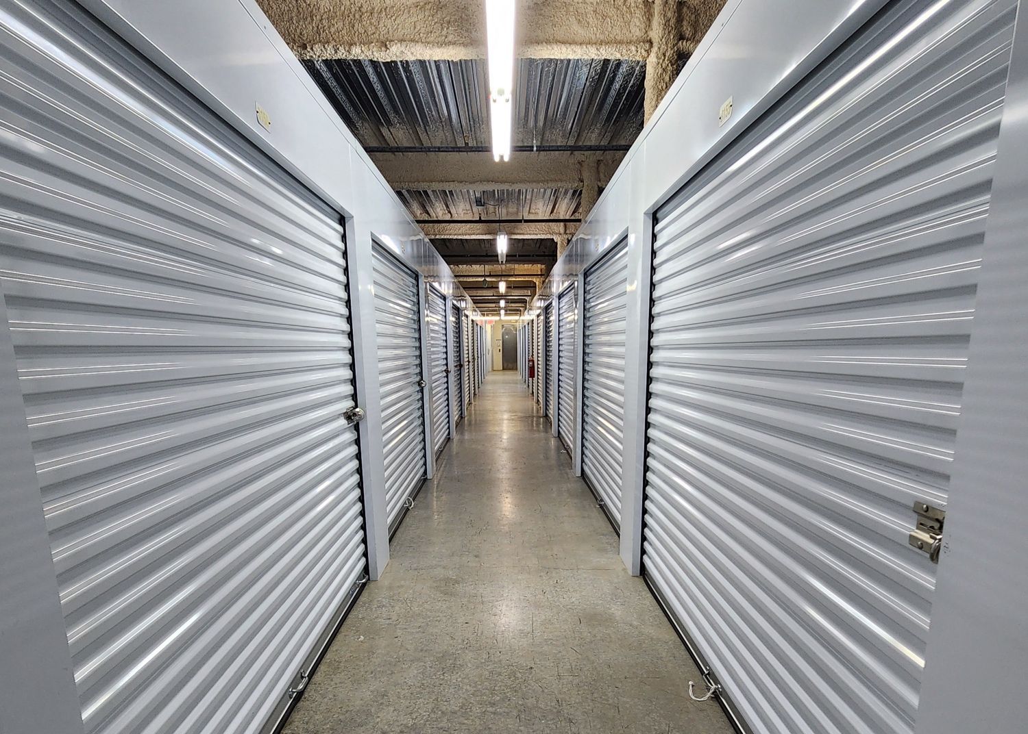 Extra Space Storage  1274 Crown Pointe Pkwy in Atlanta, GA