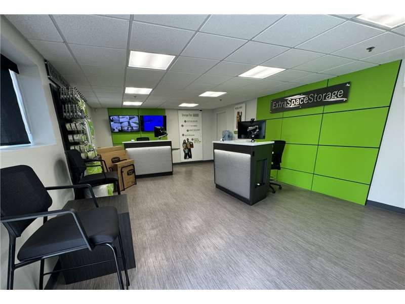 15×5 Self Storage Unit in Lynn, MA 583 Lynnway Lynn, Massachusetts 3