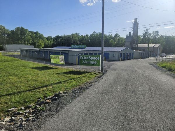 Extra Space Storage facility at 10109 US-431 N - Central City, KY