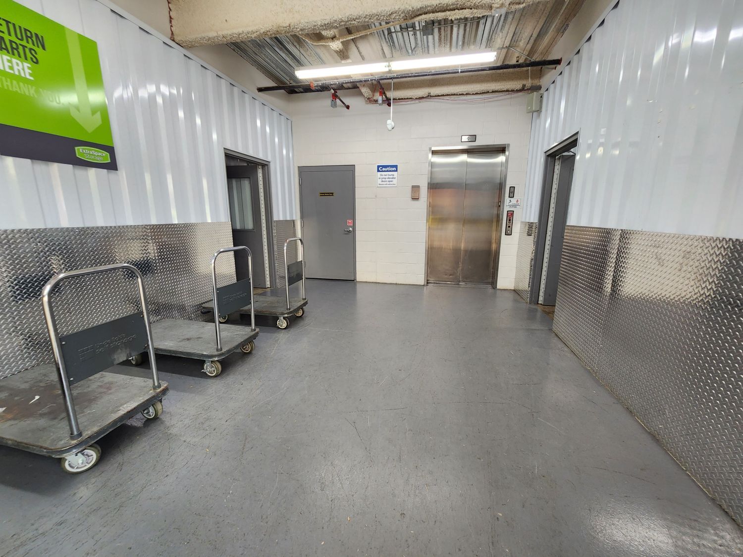 Extra Space Storage  1274 Crown Pointe Pkwy in Atlanta, GA