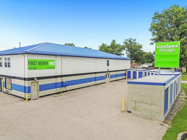 Extra Space Storage facility at 513 Little League Blvd - Clarksville, IN