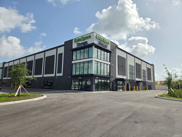 Extra Space Storage facility at 1195 SW Pine Island Rd - Cape Coral, FL