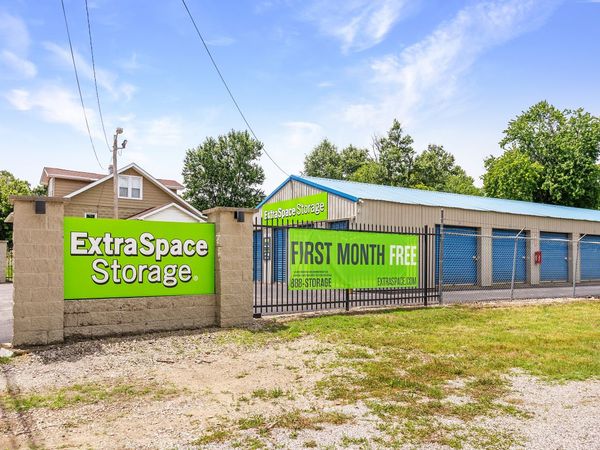 Extra Space Storage facility at 550 S Main St - Scottsburg, IN
