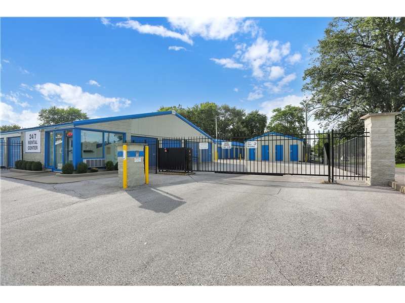 Extra Space Storage  902 W 3rd St in Mt Carmel, IL