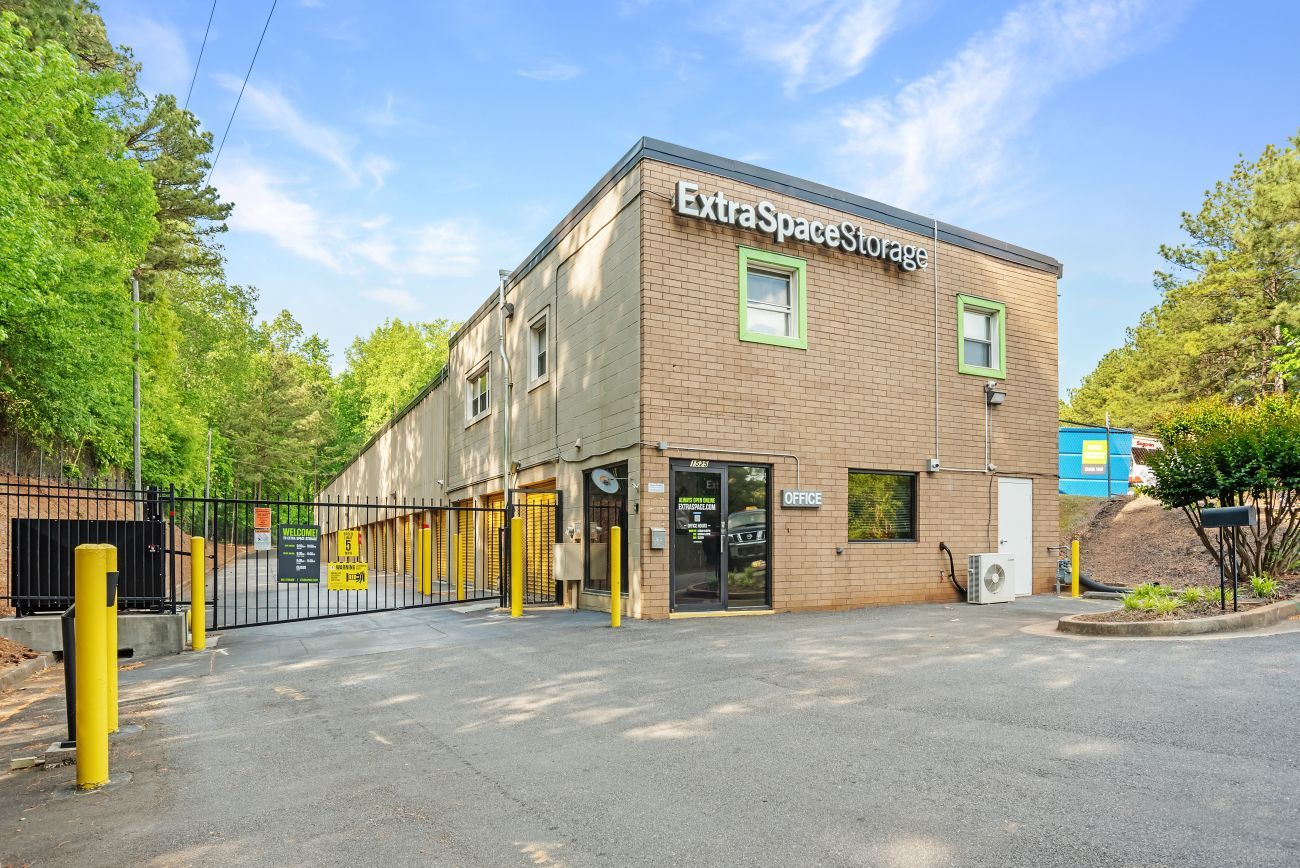 Extra Space Storage in Marietta, GA 1525 Williams Dr