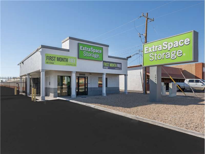 Storage Units in Phoenix, AZ at 10250 N 19th Ave | Extra Space Storage