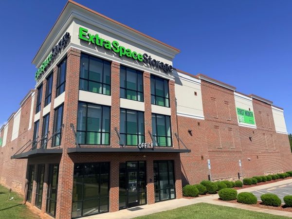 Extra Space Storage facility at 1910 Hoffman Rd - Gastonia, NC