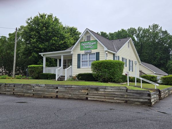 Extra Space Storage facility at 4298 Canton Hwy - Cumming, GA