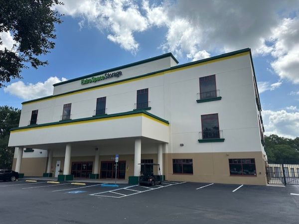 Extra Space Storage facility at 17231 Dona Michelle Dr - Tampa, FL