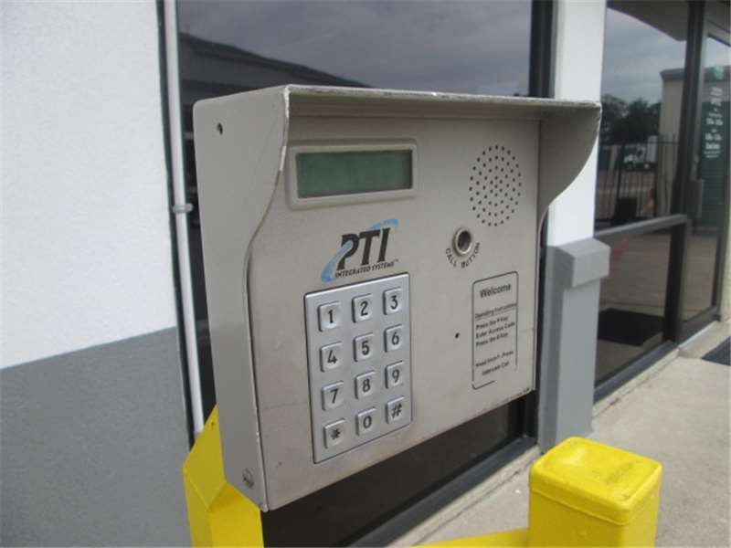 Extra Space Storage  1908 E Pioneer Pkwy in Arlington, TX