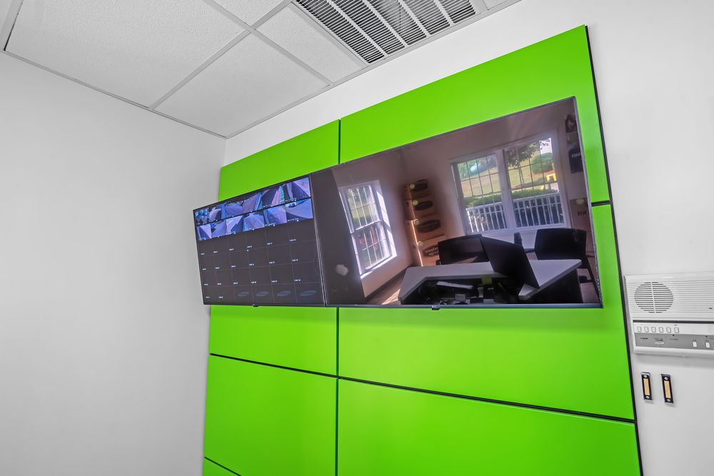 Extra Space Storage  220 Kingston Rd in Danville, NH