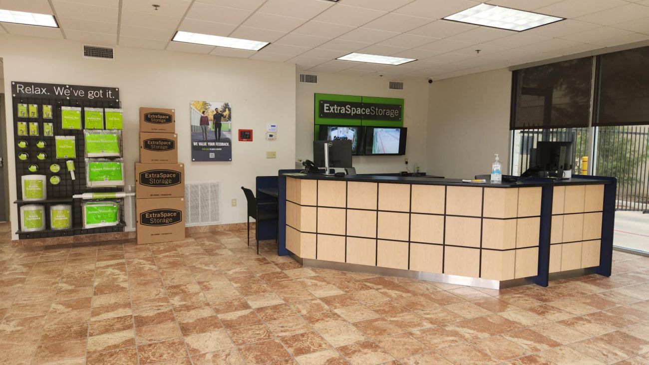 Extra Space Storage in San Antonio, TX  6015 Tezel Rd 3