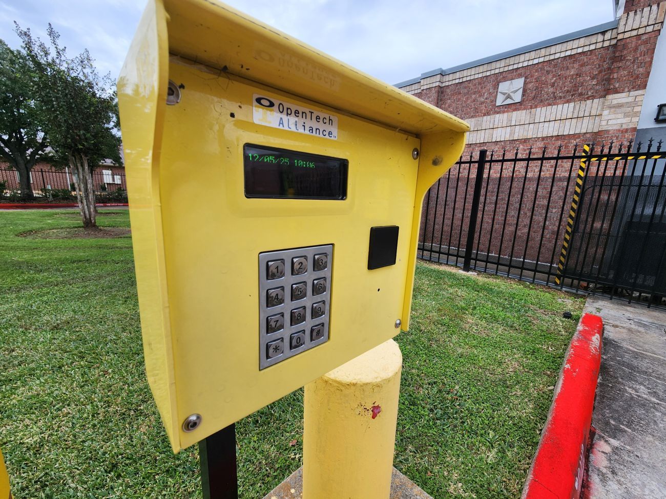 20×10 Garage in Missouri City, TX 4717 Cartwright Rd Missouri City, Texas 2