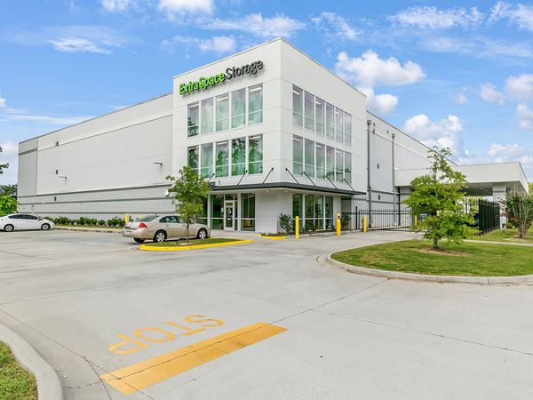 Extra Space Storage facility at 421 Falconer Dr - Covington, LA