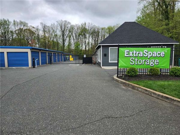 Extra Space Storage facility at 318 Glassboro Rd - Woodbury Heights, NJ