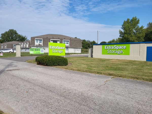 Extra Space Storage facility at 620 W 11th St - Bicknell, IN