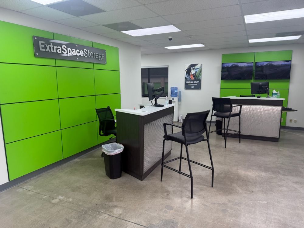 Extra Space Storage in Florissant, MO  1475 Dunn Rd 3