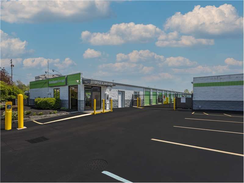 Extra Space Storage  3450 Parkway Ln in Columbus, OH