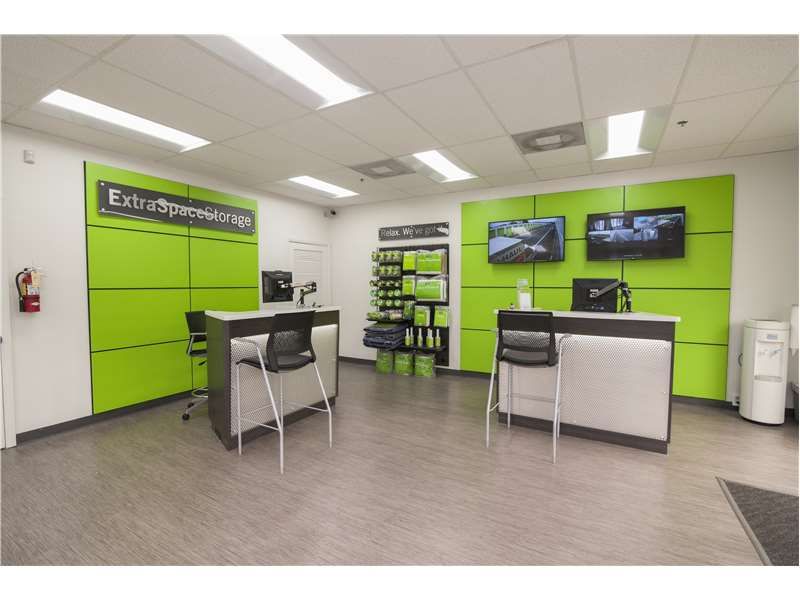 20×10 Self Storage Unit in Miami, FL 13101 NE 16th Ave Miami, Florida 3