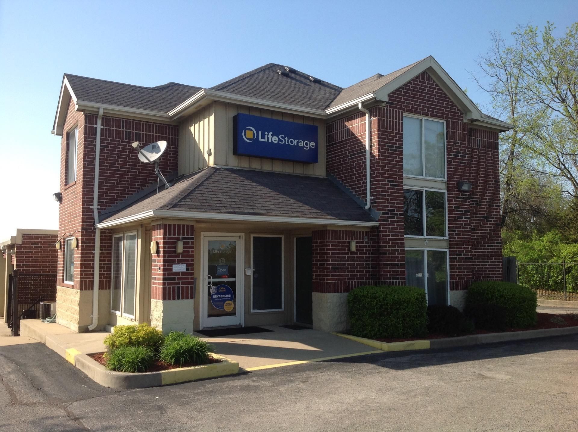 20×10 Self Storage Unit in St Louis, MO 3535 Lemay Ferry Rd St Louis, Missouri