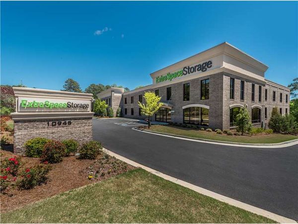 Extra Space Storage facility at 10945 Westside Pkwy - Alpharetta, GA