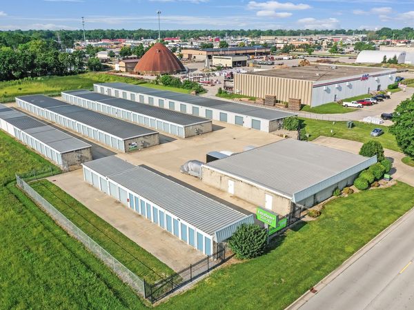 Extra Space Storage facility at 611 W Kenyon Rd - Champaign, IL